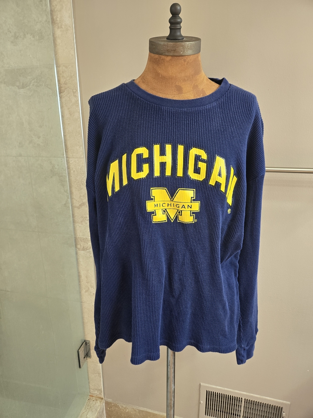 NWOT University Of Michigan Mens XL Navy Waffle-Knit Long Sleeve Shirt